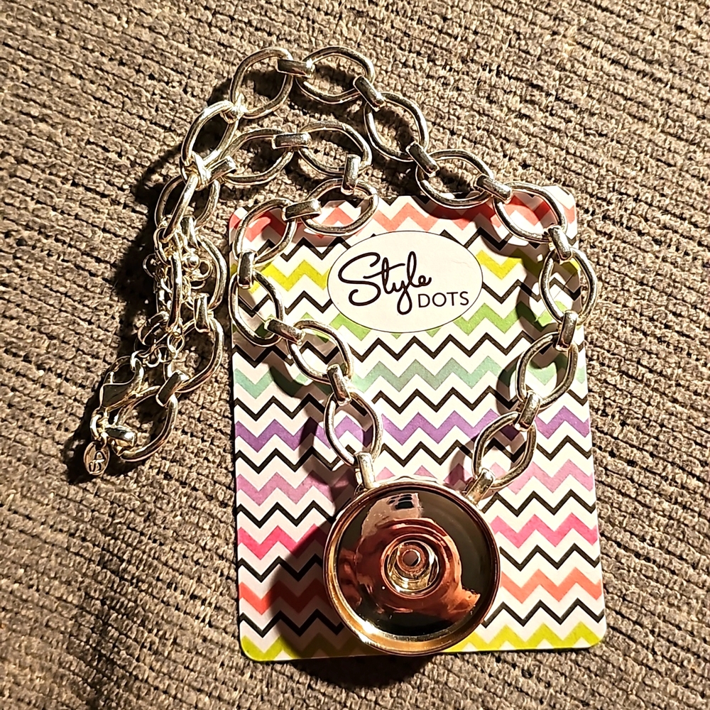 NEW STYLE DOTS CLASSIC LINK STATEMENT NECKLACE